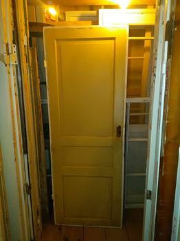 Enkeldörr 70cmX191cm finns i Överjärva