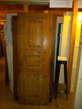 Enkeldörr 69cm x 200 cm, finns i Överjärva