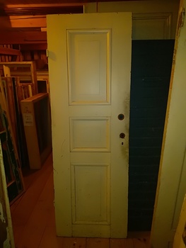 Enkeldörr 68 cm x 200 cm finns i Överjärva