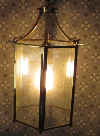 Klassisk lampa i mässing