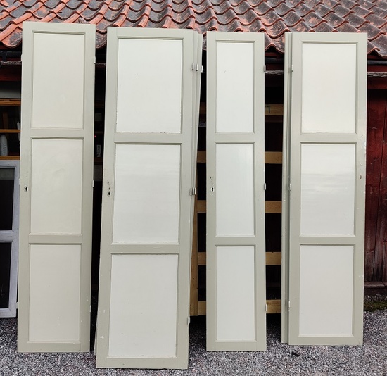 Enkeldörrar 50 x 229 cm, finns på Överjärva