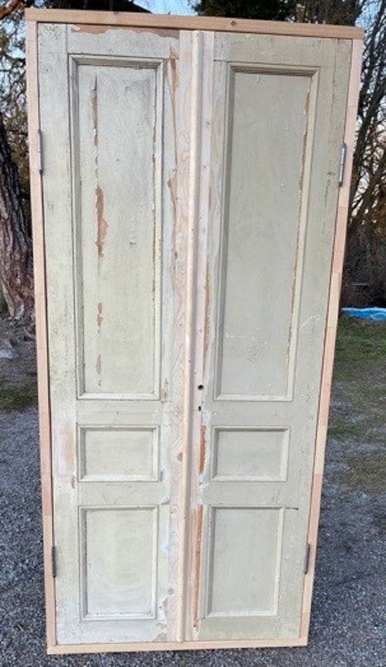 Dubbeldörrar 100-106 x 214-218 cm, Finns på Överjärva