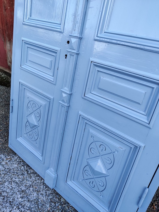 Dubbeldörr blå 121 x 248 cm, finns på Överjärva
