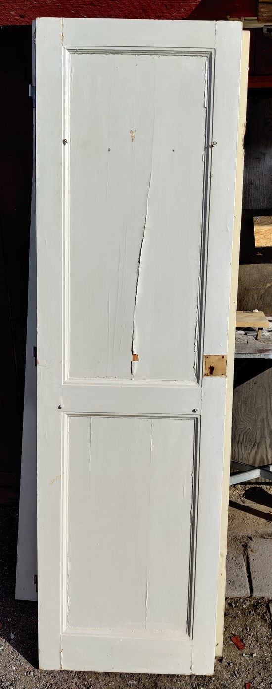 Enkeldörr 57 x 197 cm, finns på Överjärva