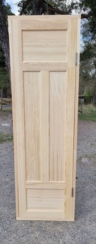 Enkeldörr med karm 68 x 215, Finns i Överjärva