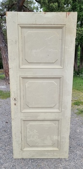 Enkeldörrar 87 x 209 cm, finns på Överjärva