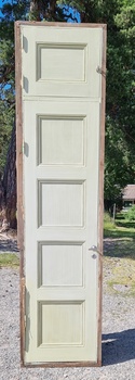 Enkeldörr 74 x 287  cm, finns på Överjärva