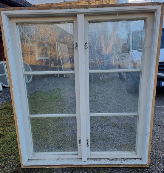Fönster 140,5 x 160,5, Finns i Överjärva