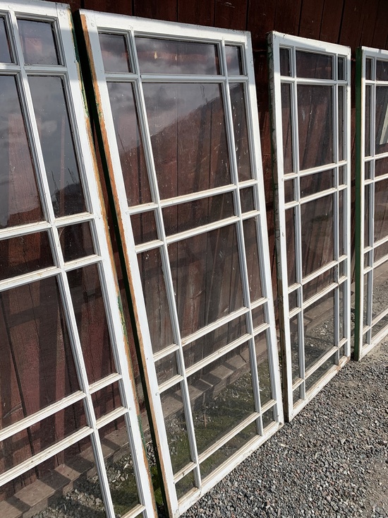 Glasveranda med 8 st fönster, Finns på Överjärva