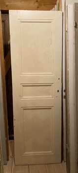 Dörr 61,5 x 194 cm, finns i Överjärva