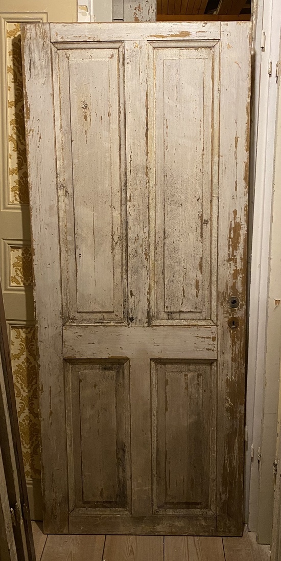 Dörr 75 x 183 cm, finns i Överjärva