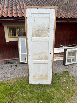 Dörr 72,5 x 212 cm, finns i Överjärva