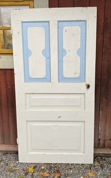 Dörr 84,5 x 167 cm, finns på Överjärva
