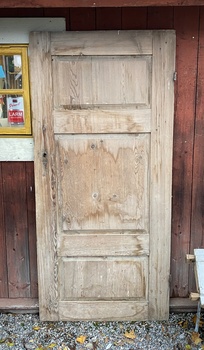 Dörr 85 x 182 cm, finns på Överjärva