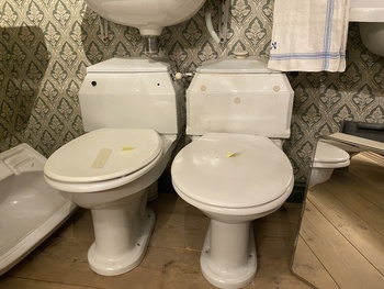 Toalett, Finns på Överjärva