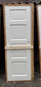 Dörr 70 x 194 cm, finns i Överjärva