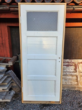 Enkeldörr med karm, 91x205cm, finns på Överjärva