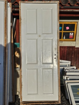 Enkeldörr med karm, 87x224cm, finns på Överjärva