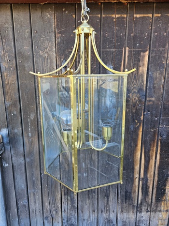 Taklampa, från 1950kr finna på Överjärva