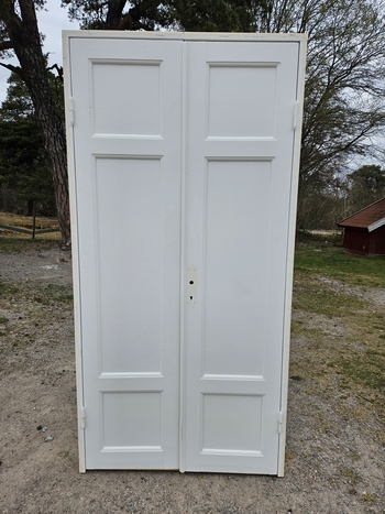 Pardörr med karm, 107x211,5cm, finns i Överjärva
