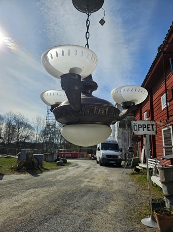 Taklampa, finna på Överjärva