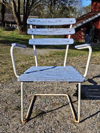 Trädgårdsstolar, finns på Överjärva