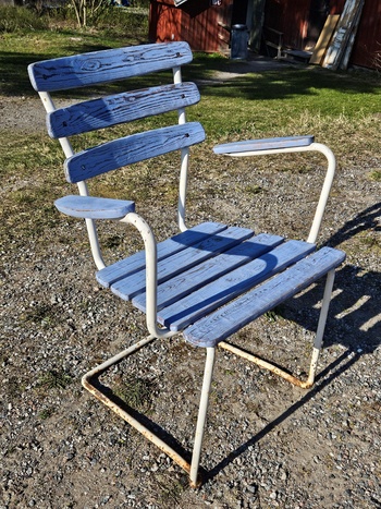 Trädgårdsstolar, finns på Överjärva