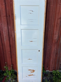 Enkeldörr med karm, 67x210cm, finns på Överjärva