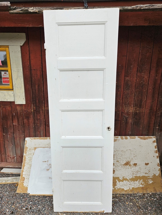 Enkeldörrar 62 x 197 cm, Finns på Överjärva