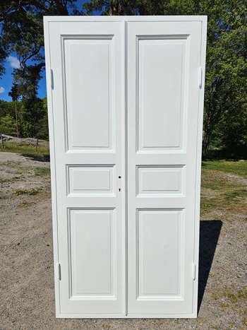Pardörr med kram, 108x217cm, finns på Överjärva