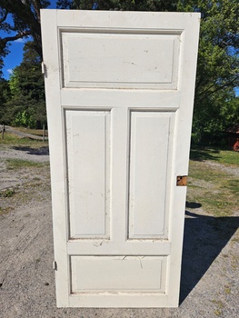 Enkeldörr, 91,5x200cm, finns på Överjärva