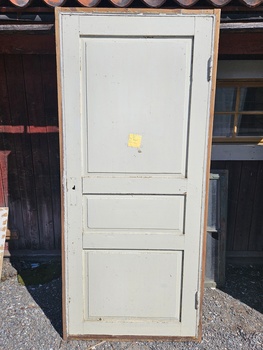 Enkeldörr med karm, 94x211cm, finns på Överjärva
