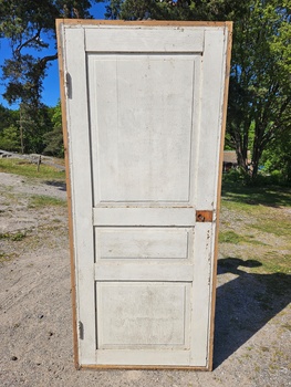 Enkeldörr med karm, 88,5x207cm, finns på Överjärva
