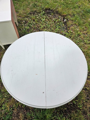 Bord, matbord, avlastningsbord, 117dia, 78hög, finns på Överjärva