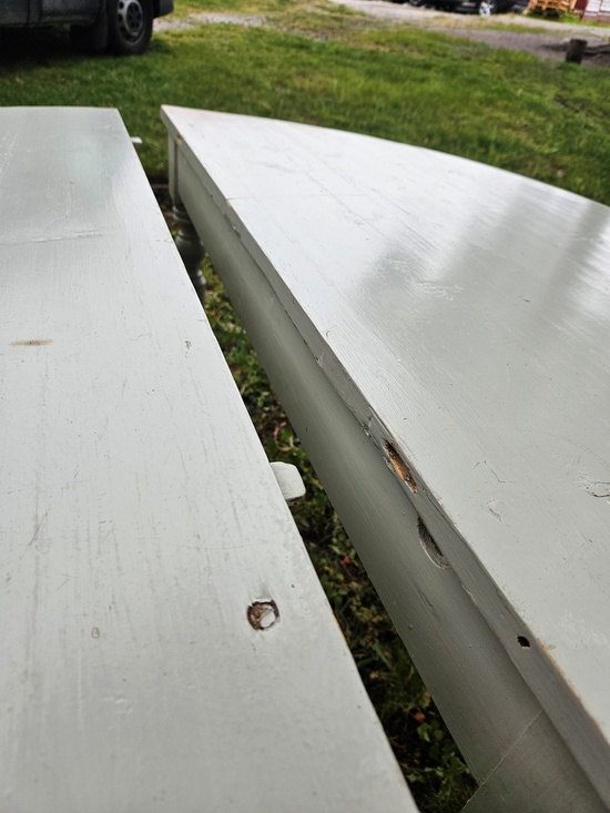 Bord, matbord, avlastningsbord, 117dia, 78hög, finns på Överjärva