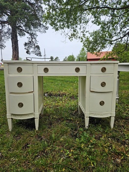 Skrivbord, 50x117x76, finns i Överjärva