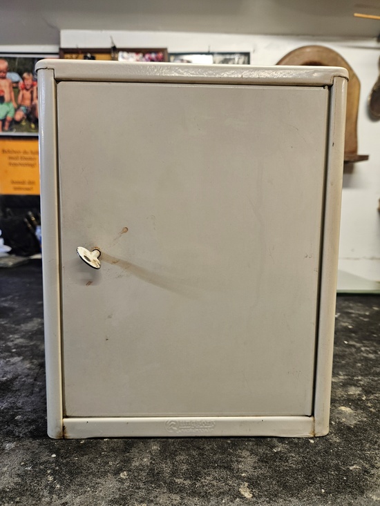 Badrumsskåp, väggskåp, 24,5x11,5x30,5, finns på Överjärva