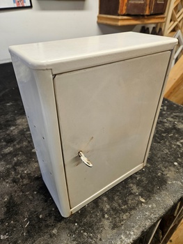 Badrumsskåp, väggskåp, 24,5x11,5x30,5, finns på Överjärva