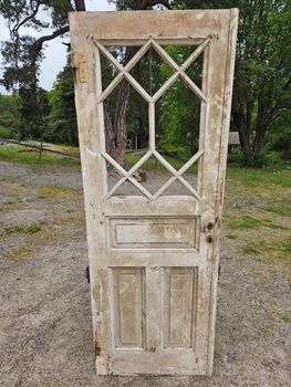 Enkeldörr med glas, 69x193, finns på Överjärva