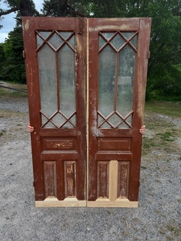 Dubbeldörr med glas, 124x210, finns på Överjärva.