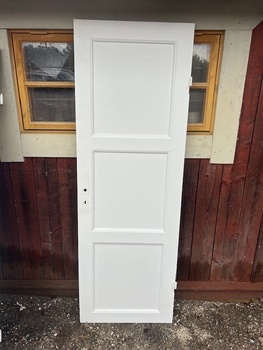 Enkeldörr, 63x183,5, finns på Överjärva