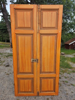 Pardörr 108x207, finns på Överjärva Byggnadsvård.