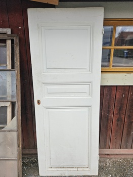 Enkeldörr 74x191, finns på Överjärva byggnadsvård