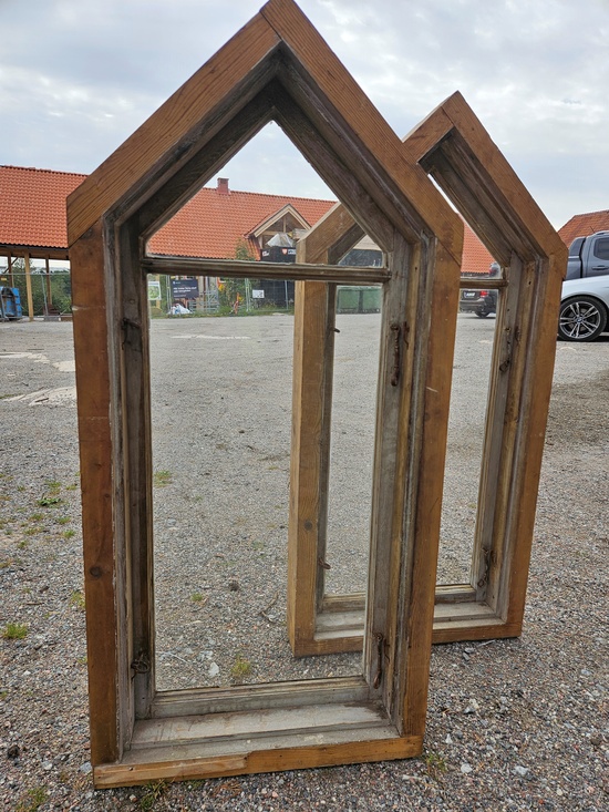 Fönster med karm, 60x126, finns på Överjärva Byggnadsvård