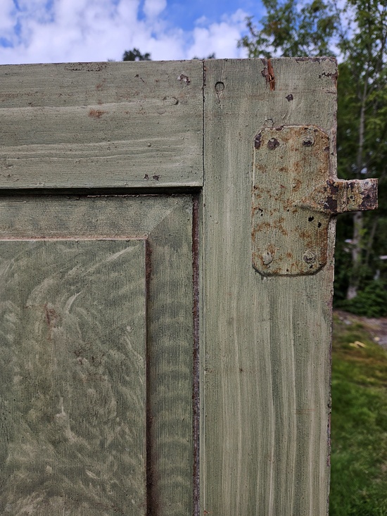 Enkeldörr 80x176, finns på Överjärva byggnadsvård