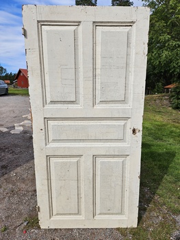Enkeldörr, 87x178, finns på Överjärva byggnadsvård