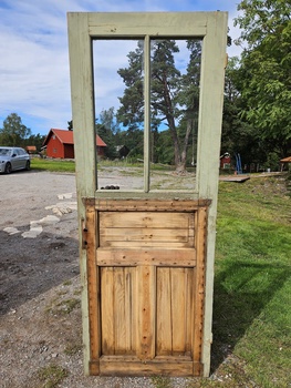 Enkeldörr med glas, 80x210, finns på Överjärva byggnadsvård