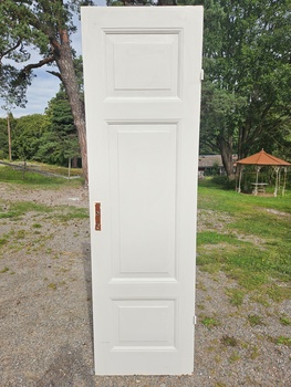 Enkeldörr, 62x212, finns på Överjärva byggnadsvård