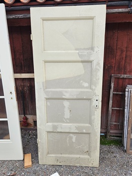 Enkeldörr 85 x 207 cm, Finns på Överjärva byggnadsvård