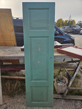 Enkeldörr, 54x192, finns på Överjärva Byggnadsvård